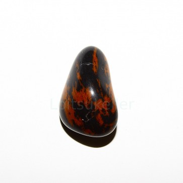 Mahagon obsidiaan lihvitud