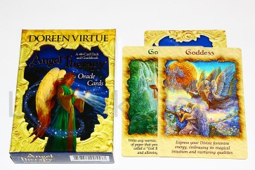 "Angel Therapy Oracle Cards" ennustuskaardid